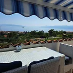 Sea View Later Apartman *